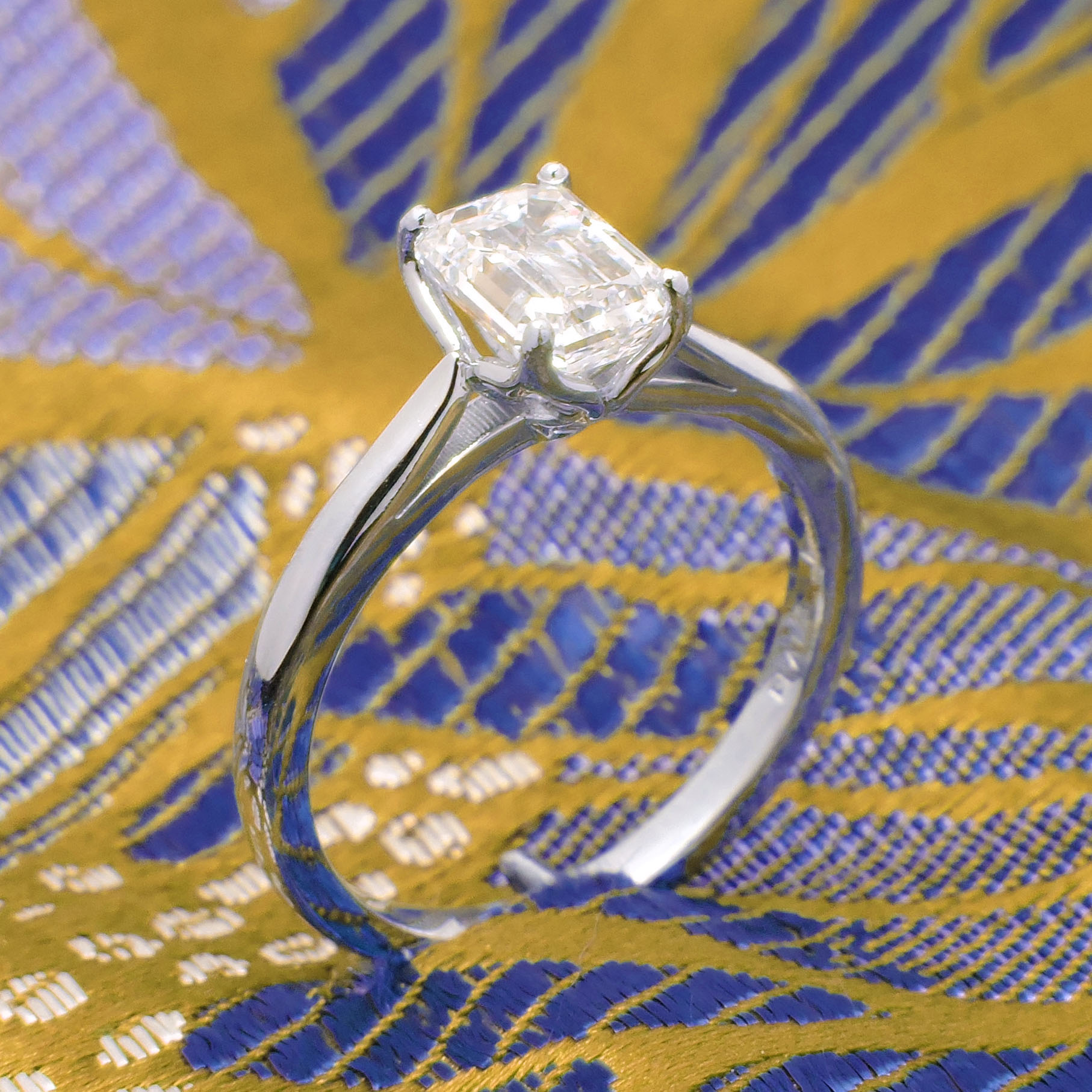 Moissanite Engagement Ring with Platninum